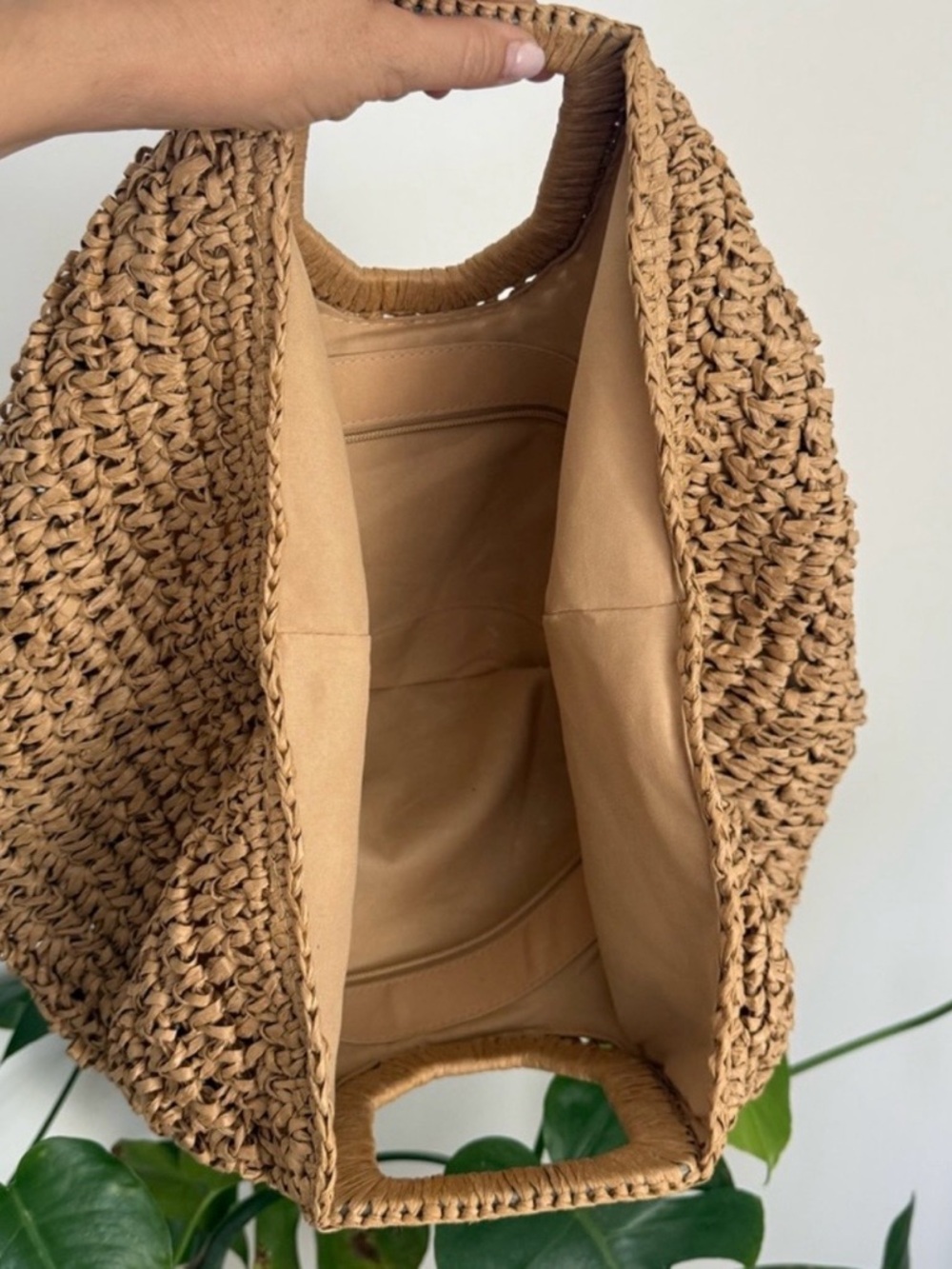 Handwoven Straw Tote Bag in a cool
Shape - Natural Like New - Picture 5 of 6